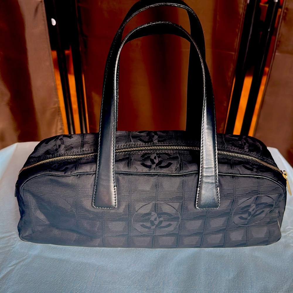 🖤Chanel Travel Ligne Boston Bag🖤 - Picture 5 of 14